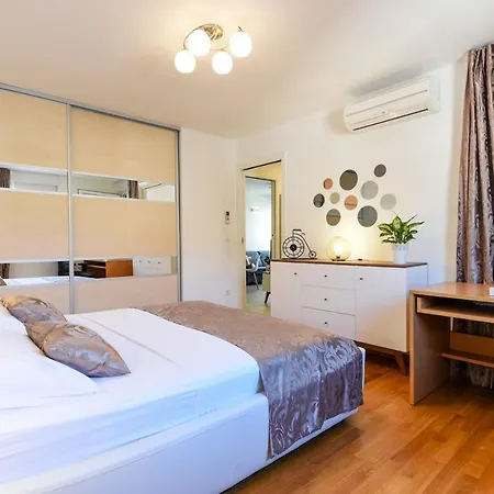 'n Grey Apartment