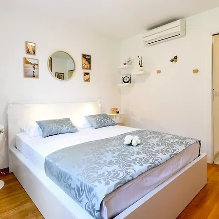 'n Grey Apartment Omis